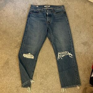 Levi’s wedgie straight jeans worn once !!